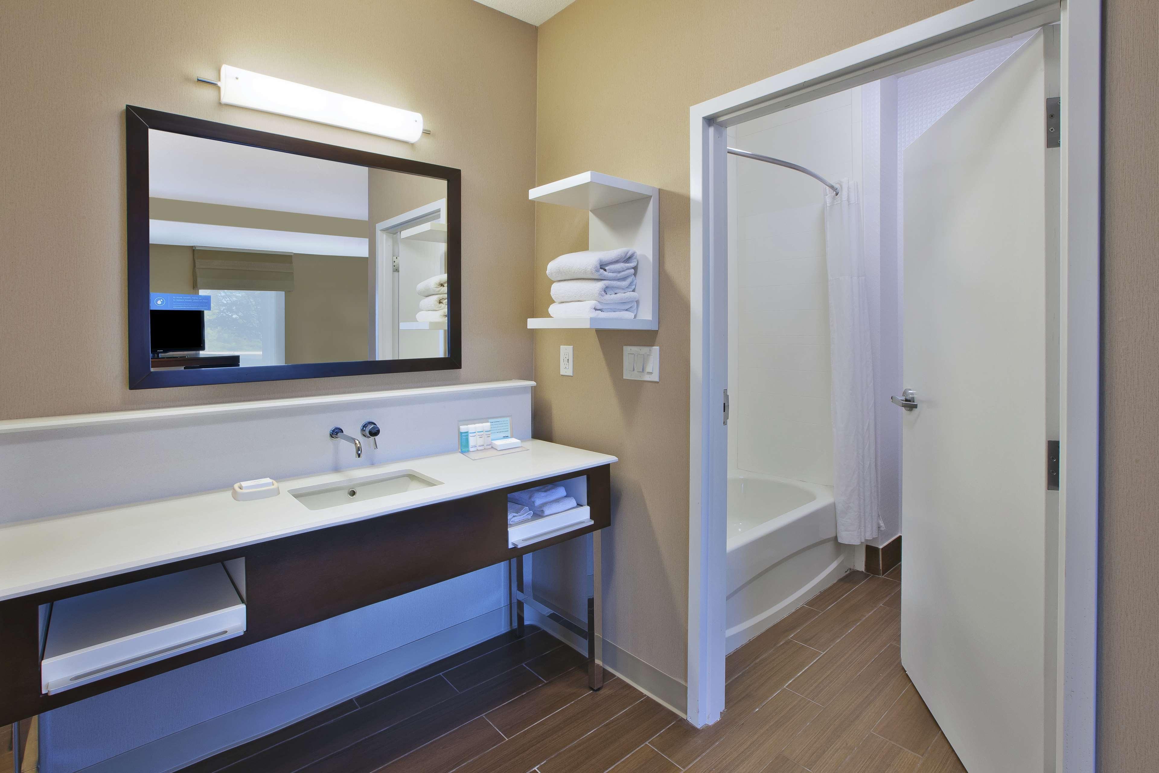 Hampton Inn Commerce/Novi Extérieur photo