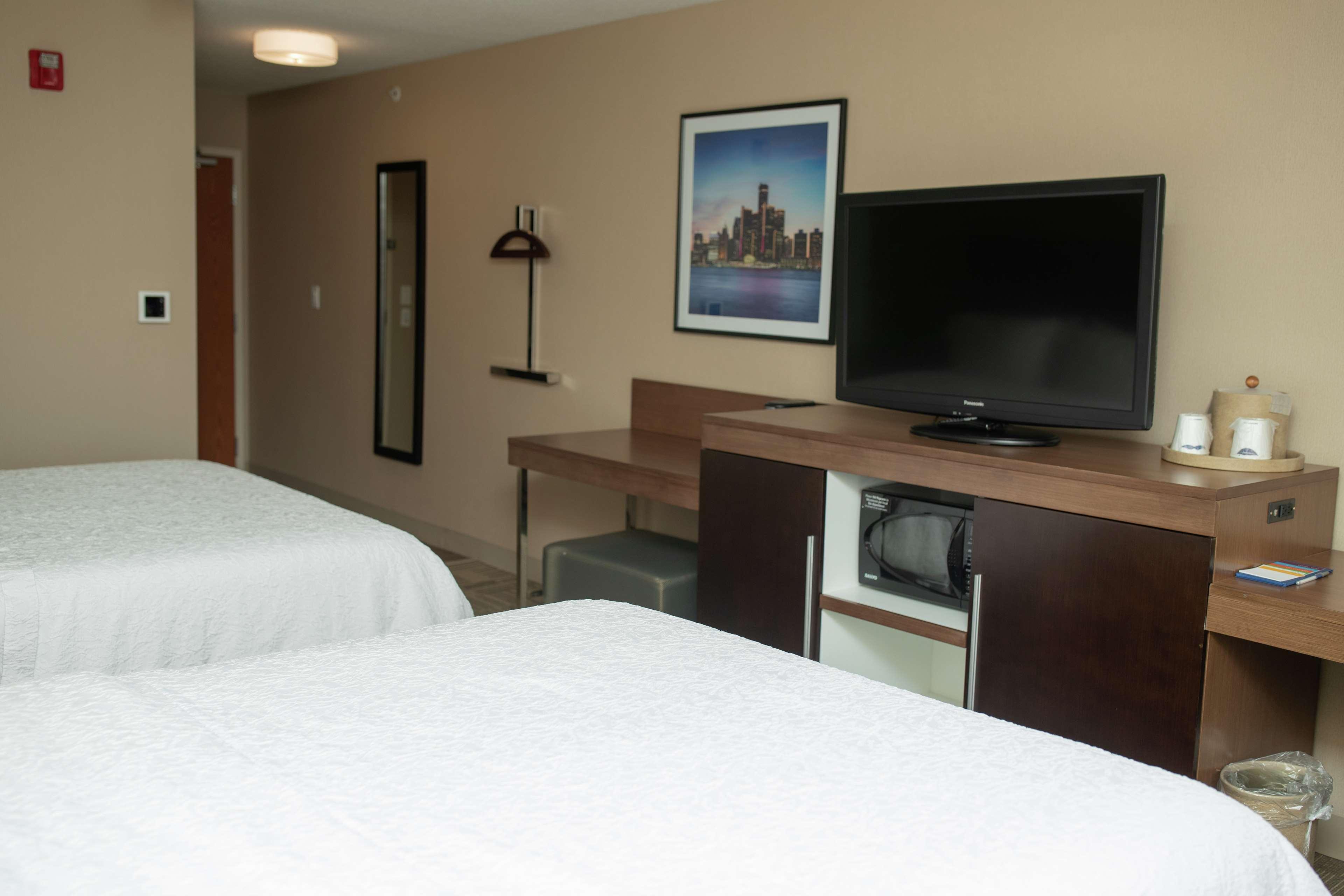 Hampton Inn Commerce/Novi Extérieur photo