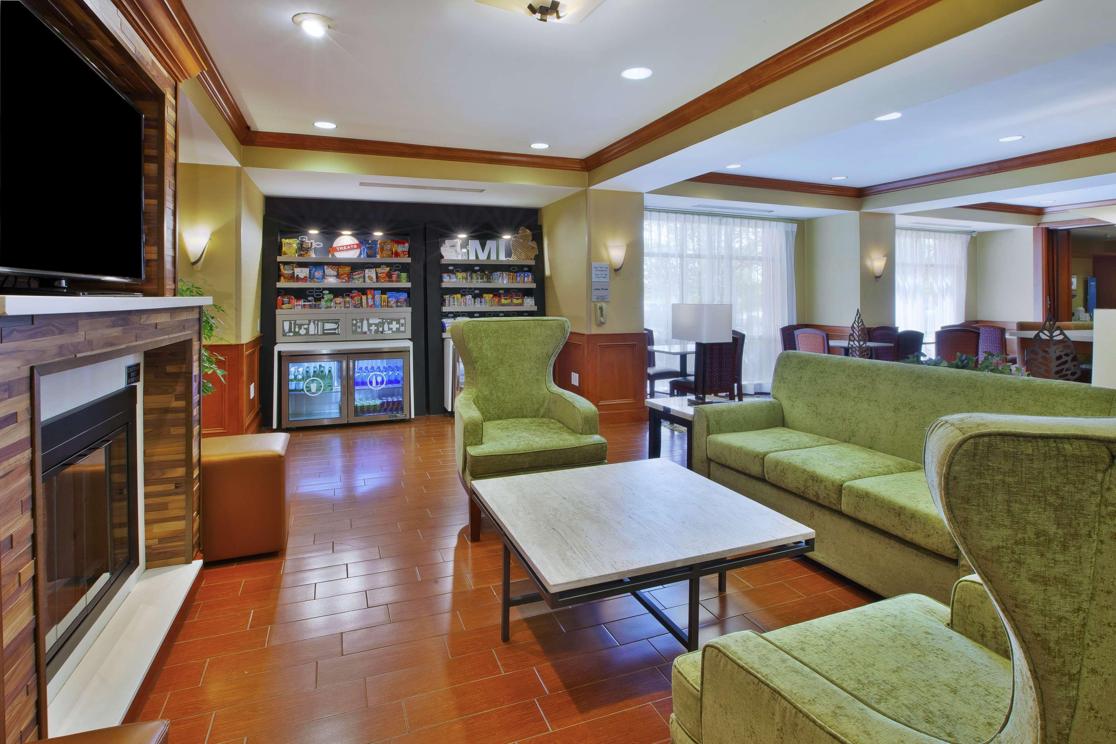 Hampton Inn Commerce/Novi Extérieur photo