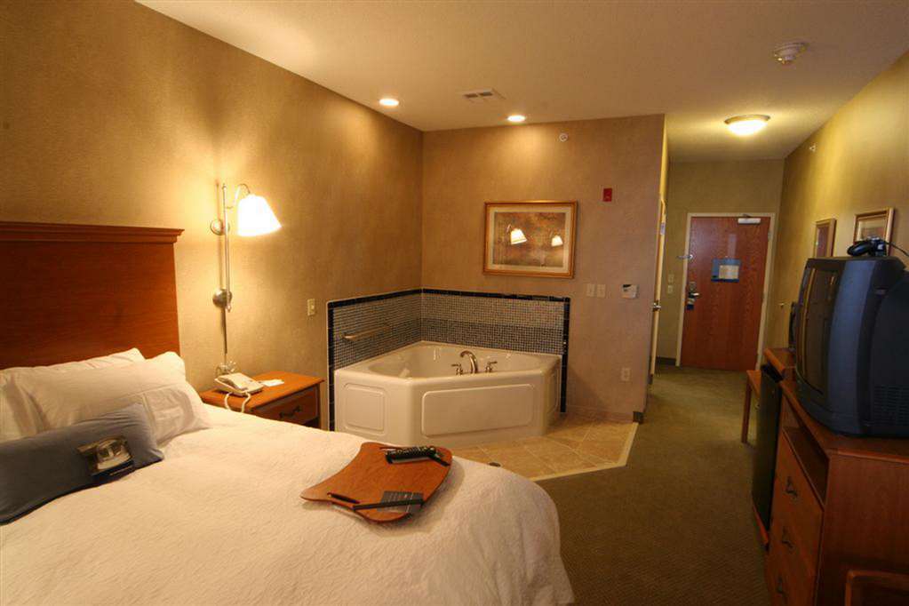Hampton Inn Commerce/Novi Chambre photo